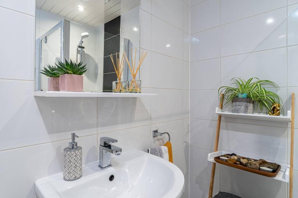 Stylish City Pad With Free Private Parking Glasgow Dış mekan fotoğraf